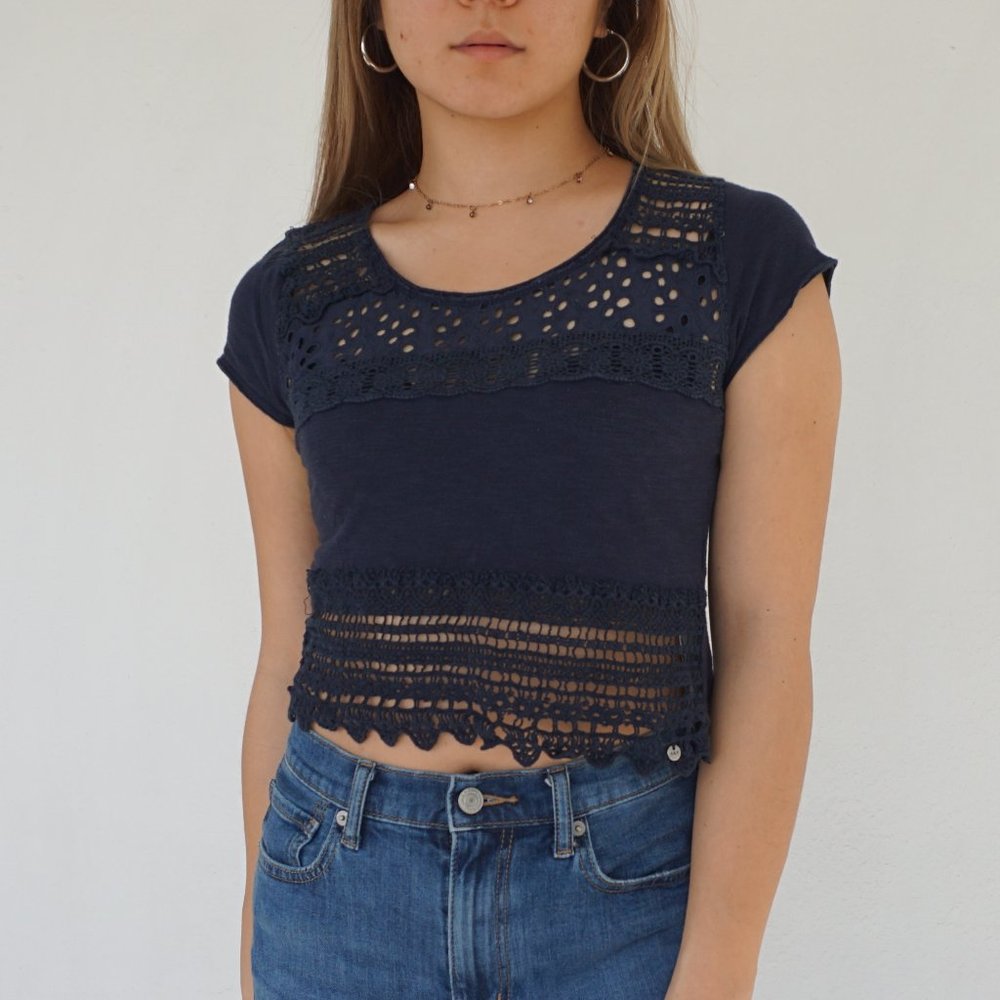AnF crop top eyelet embroidery size M